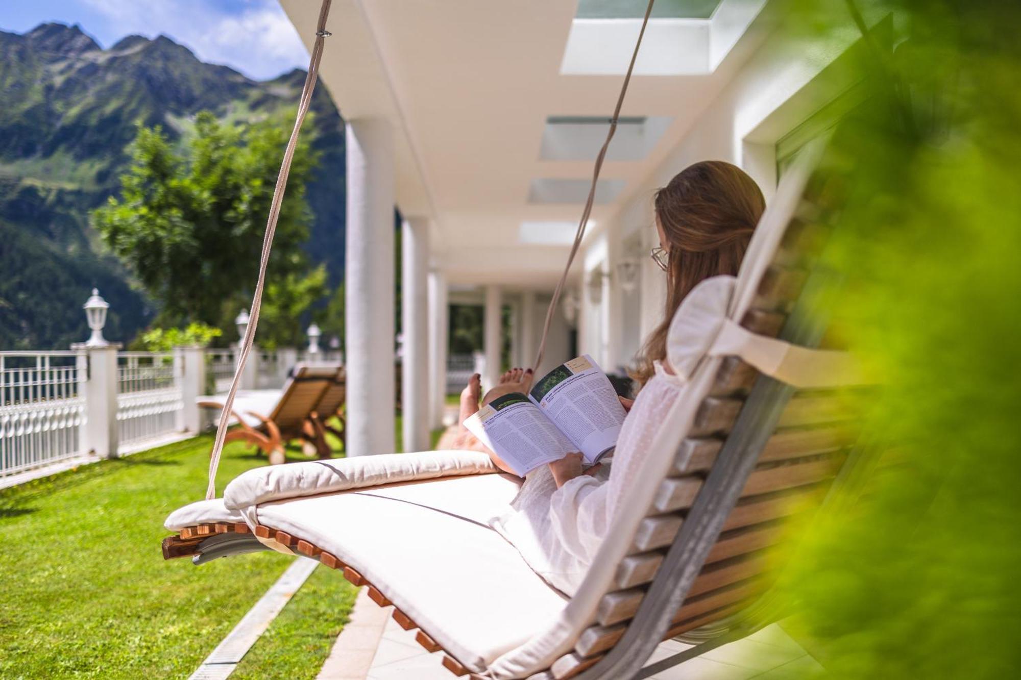 B&B Das Land-Palais - Private Mountain Hideaway Selva dei Molini Bagian luar foto