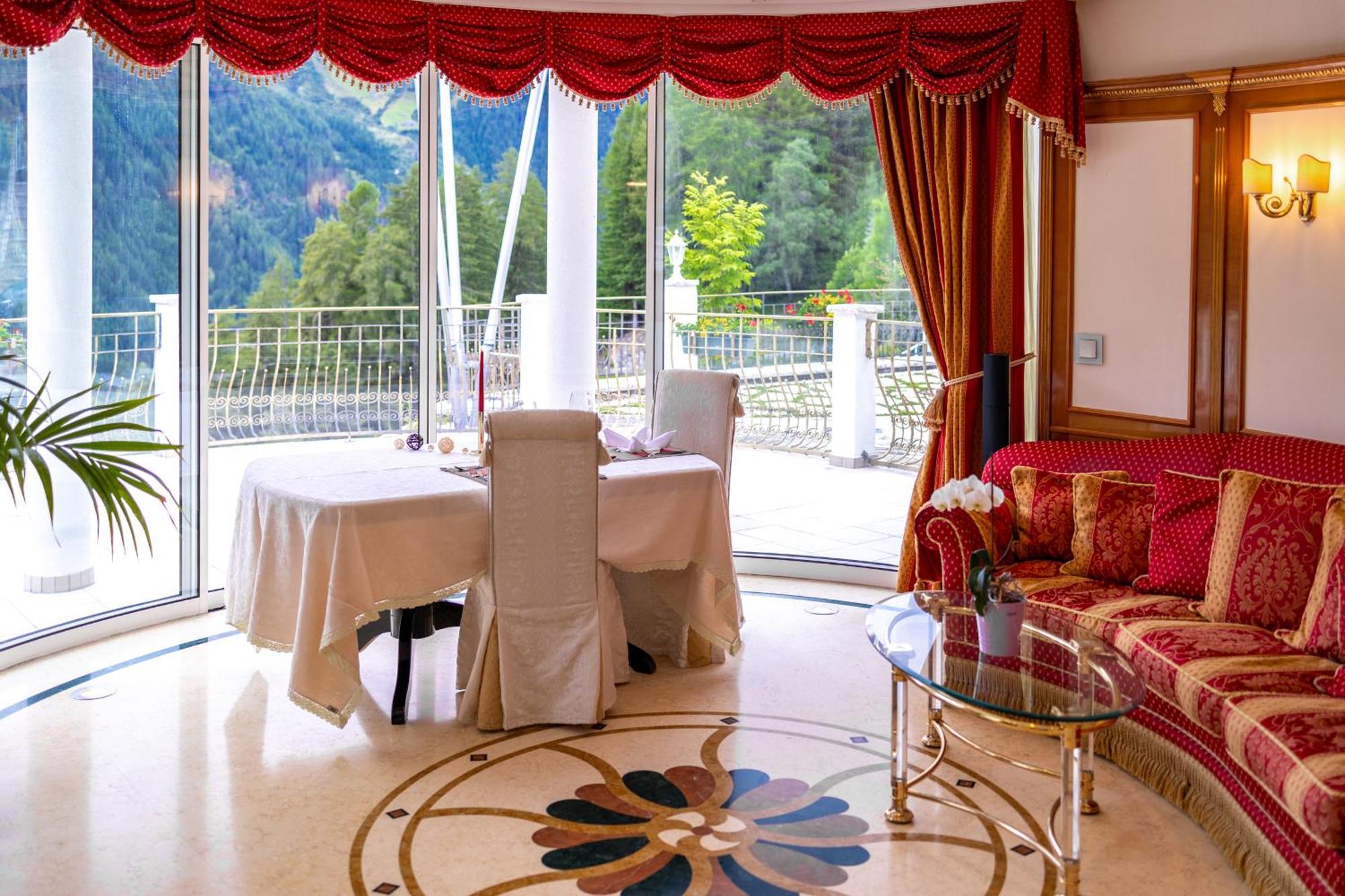B&B Das Land-Palais - Private Mountain Hideaway Selva dei Molini Bagian luar foto