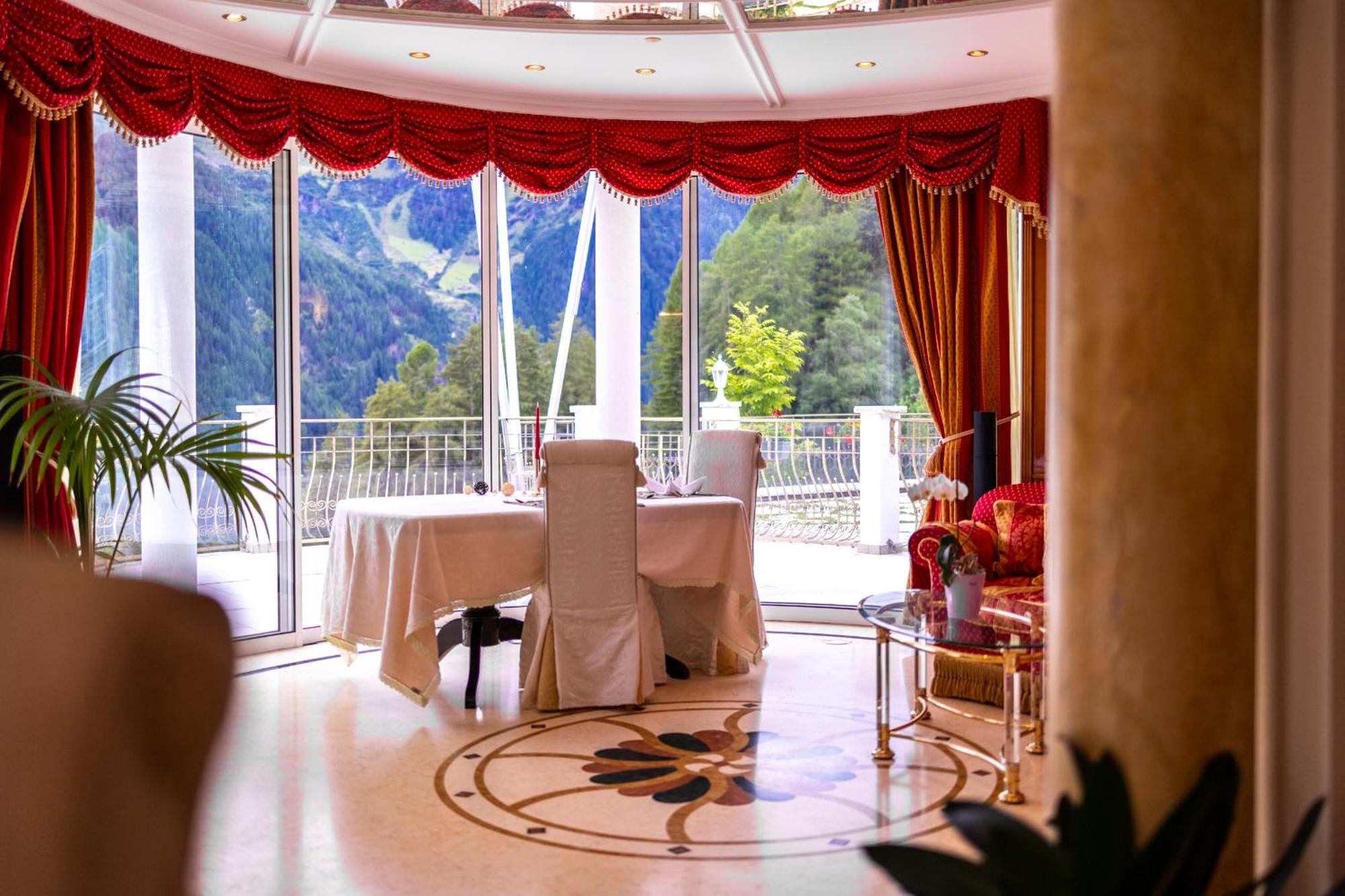 B&B Das Land-Palais - Private Mountain Hideaway Selva dei Molini Bagian luar foto