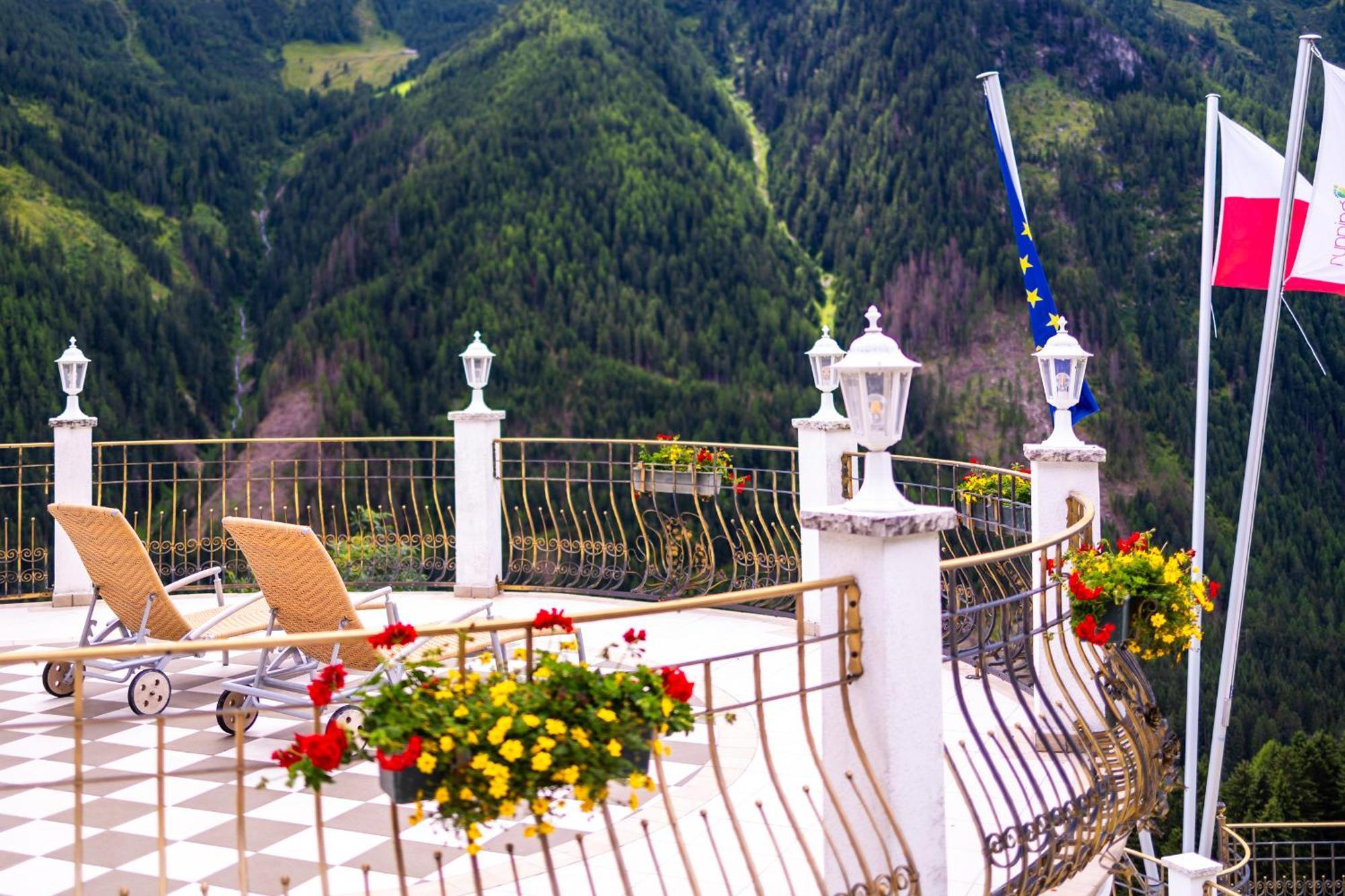 B&B Das Land-Palais - Private Mountain Hideaway Selva dei Molini Bagian luar foto