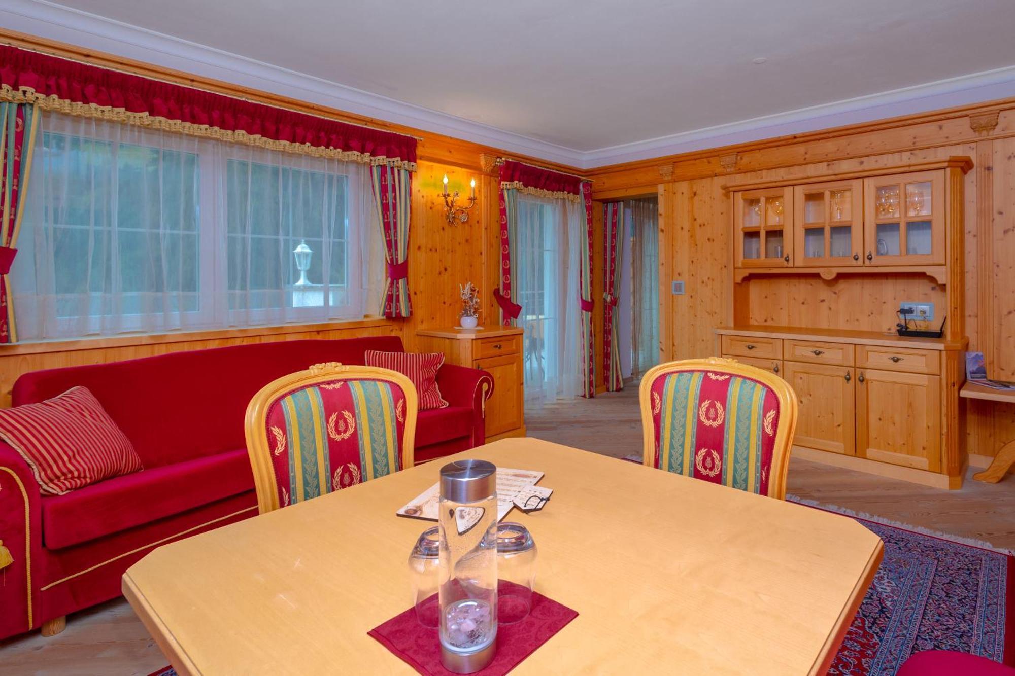 B&B Das Land-Palais - Private Mountain Hideaway Selva dei Molini Bagian luar foto