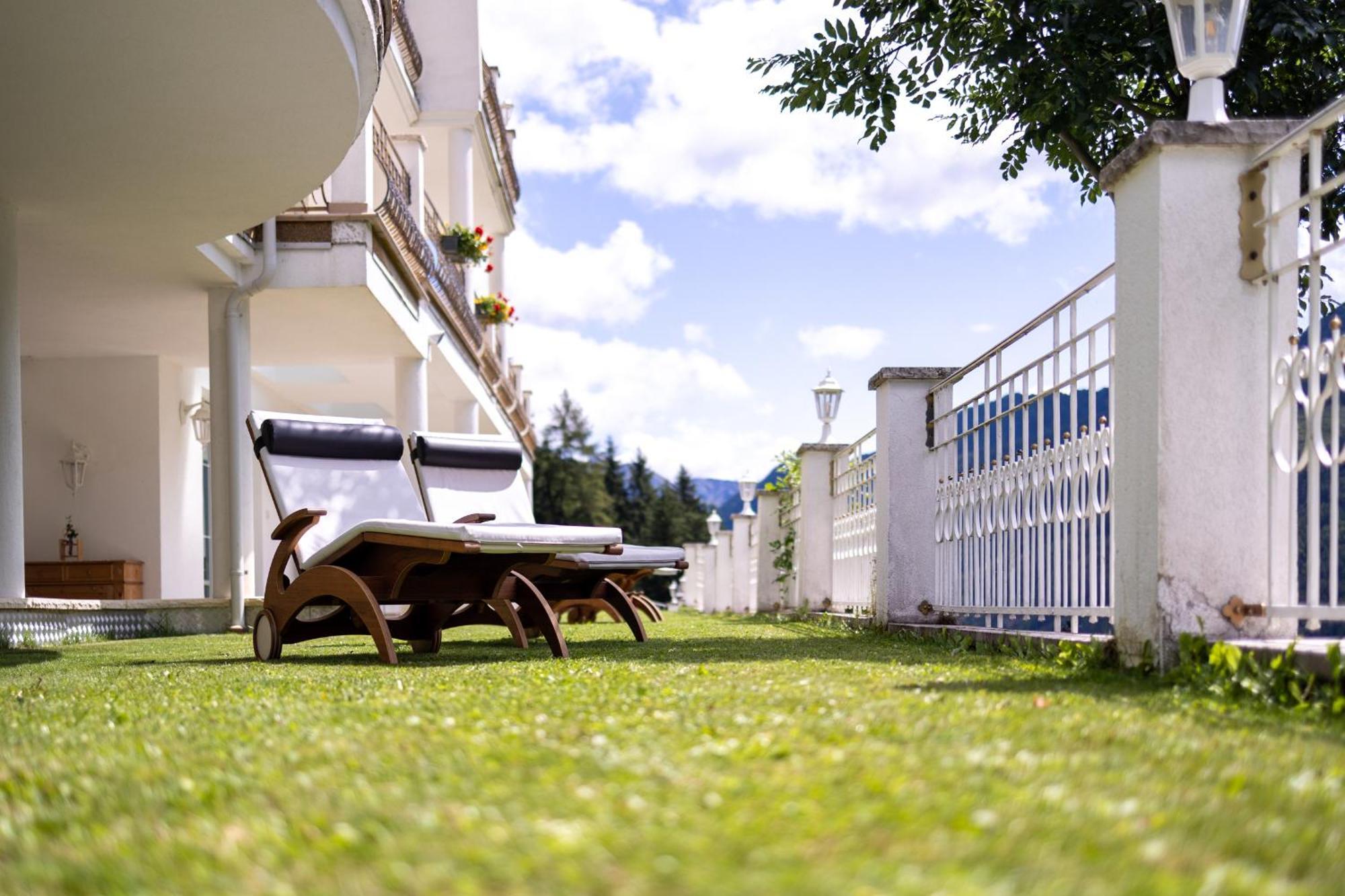 B&B Das Land-Palais - Private Mountain Hideaway Selva dei Molini Bagian luar foto
