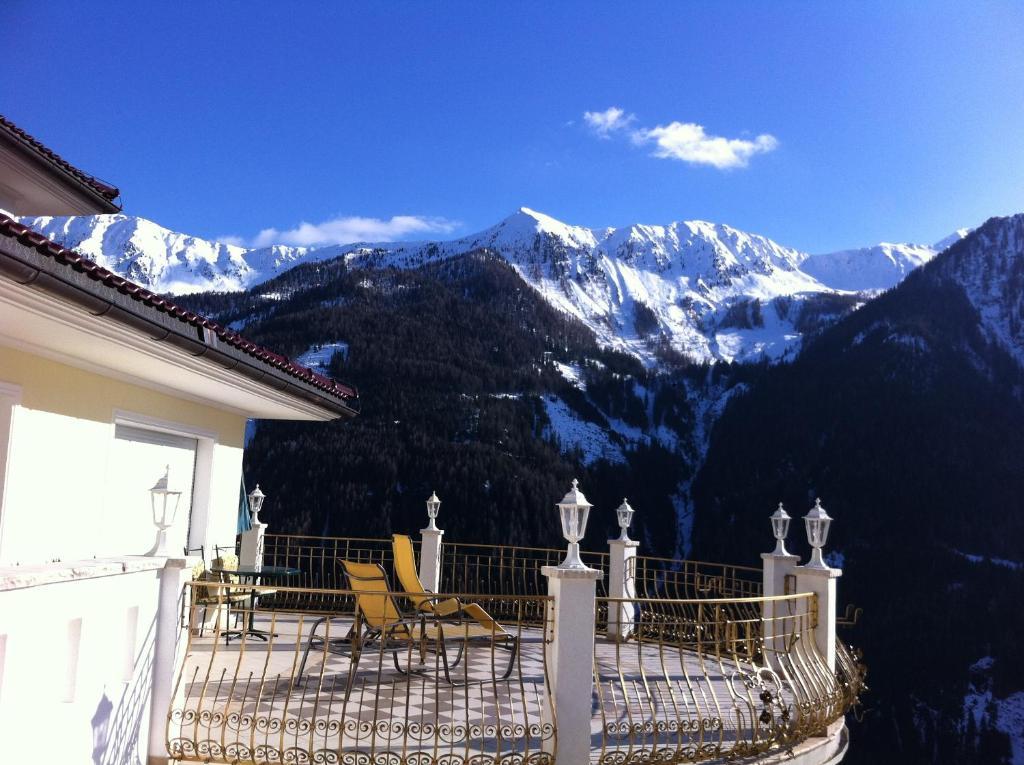 B&B Das Land-Palais - Private Mountain Hideaway Selva dei Molini Bagian luar foto